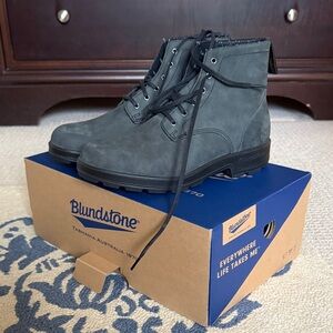Blundstone Women’s Dark Gray Lace-Up Boots